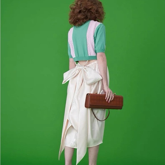 White satin midi dress with bow detail, pearl belt - Picture 3 of 3